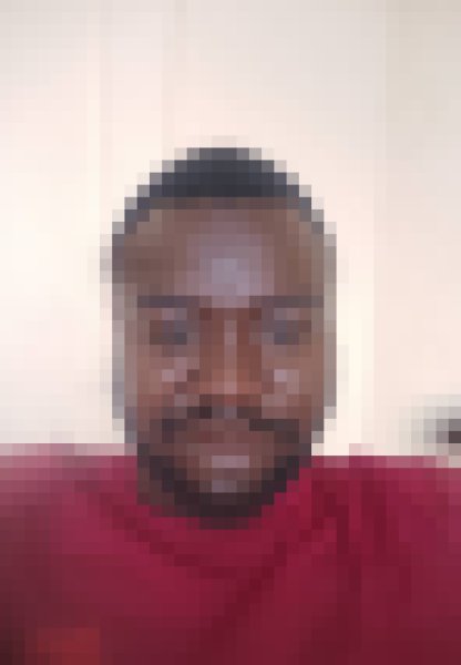 Emmanuel osei, 31, Grij