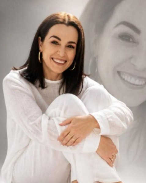 Vale, 48, East Meadow
