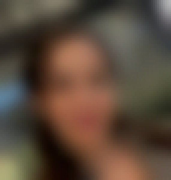 Bella, 36, France