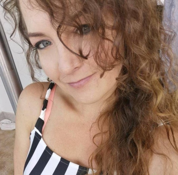 Chantal Deschamps, 41, Ankily