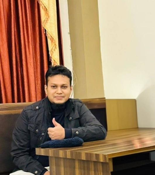 Ashfaque, 30, Vahdattiyeh