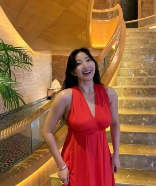 Fang, 30, Manimala