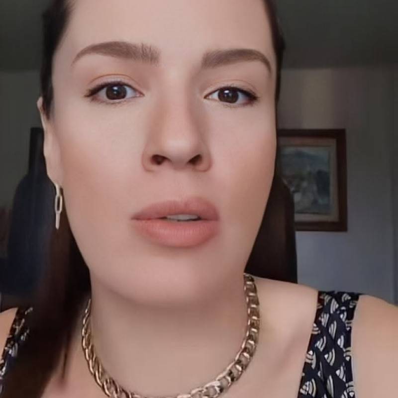 Muna, 33, Bay Village