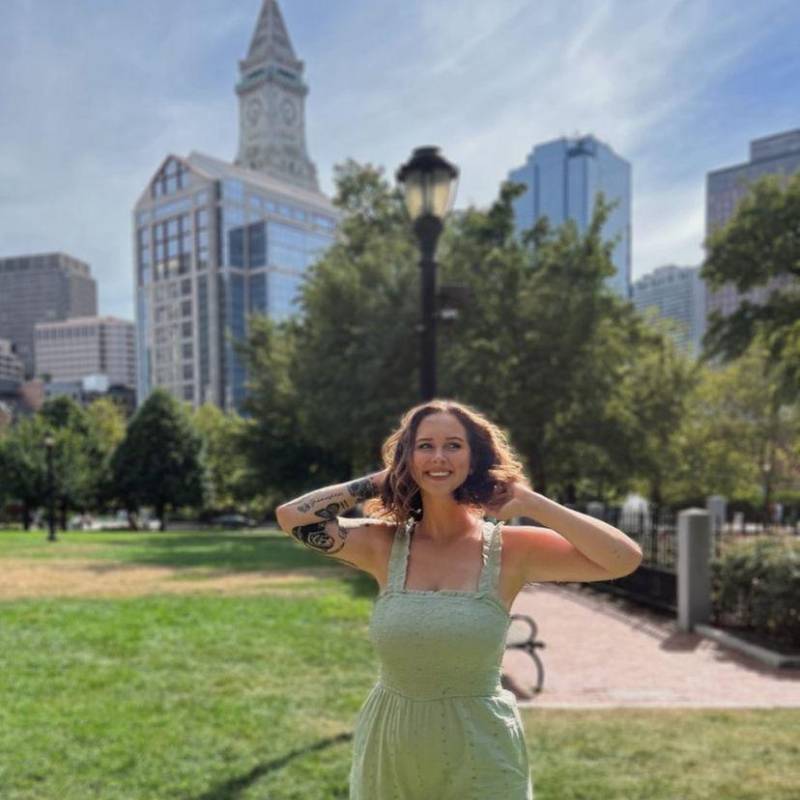 Alexandria, 30, Bueu