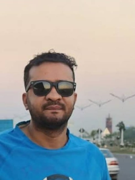 Akash, 41, Olympia Heights