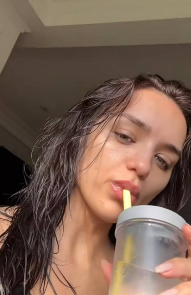 Kimberley, 27, Sinait
