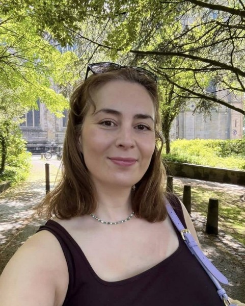 Belinda, 40, Farob