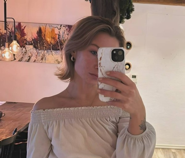 Silvia, 40, Fern Down
