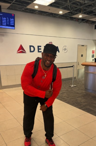 Handy, 56, Khilok