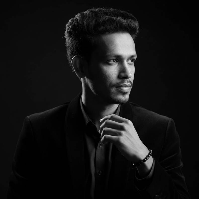 Joy khan, 26, Renfrewshire