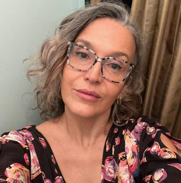 Kate, 58, Passa E Fica