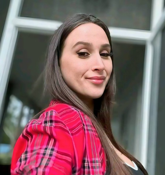 Natasha Adams, 34, Urfa