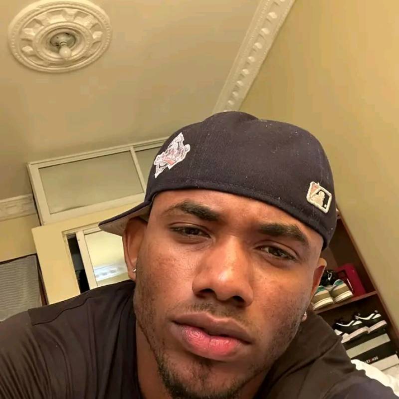 Isaac, 38, Chinique