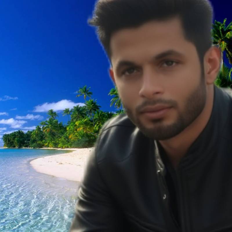 Nahid, 28, Vandalia