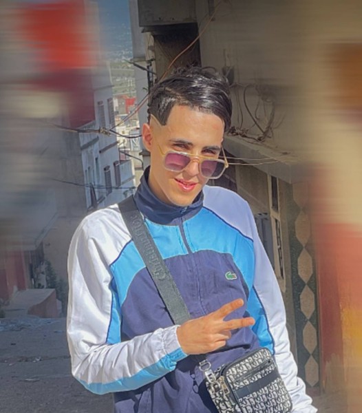 Tchico, 20, Bien Unido