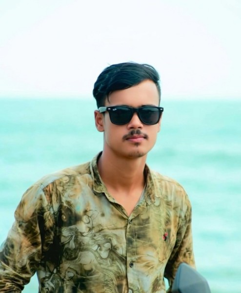 Hasan, 27, Shorewood