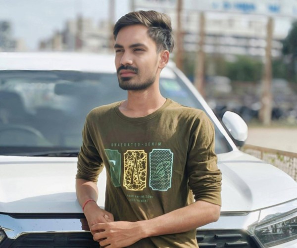 Dharmesh, 23, Sagrada Familia