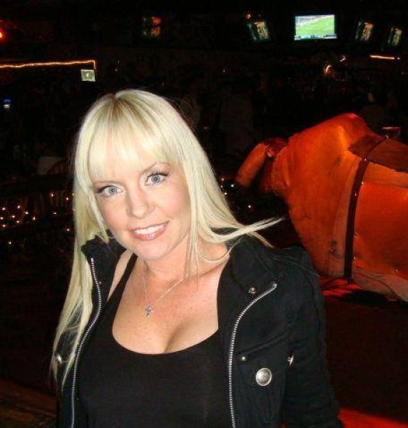 Cherry, 42, Guisser