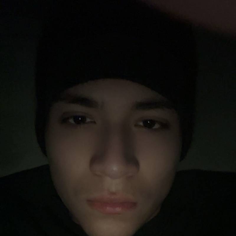 Cruz, 19, Mwenga