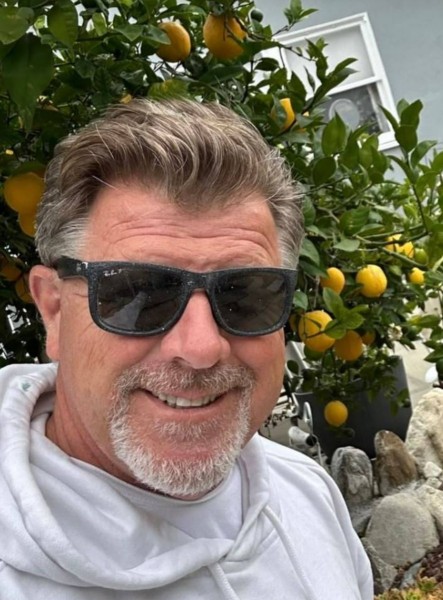 Paul, 57, Papraur