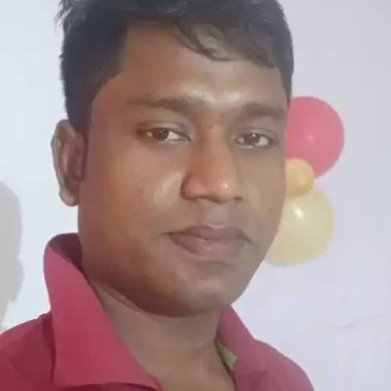 Akash, 32, Nkurenkuru