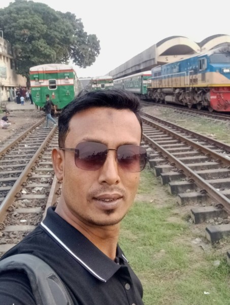 Alomgir Hossain, 38, Majagual