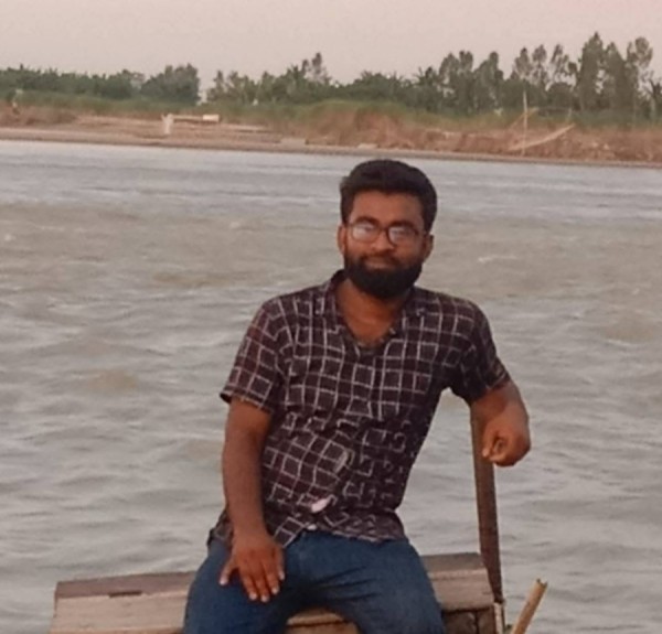 Abu Bokker, 32, Husi