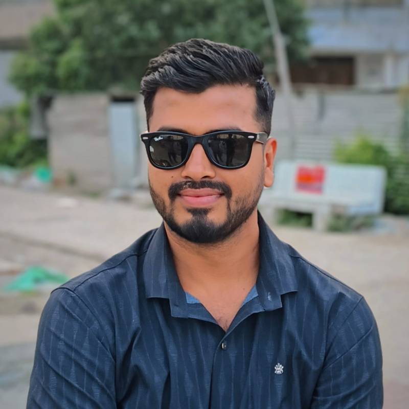 Ratan, 31, Baile Tha Luain