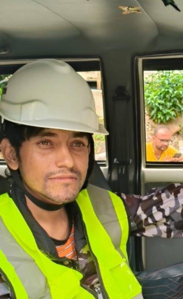 Krishna, 31, Rob