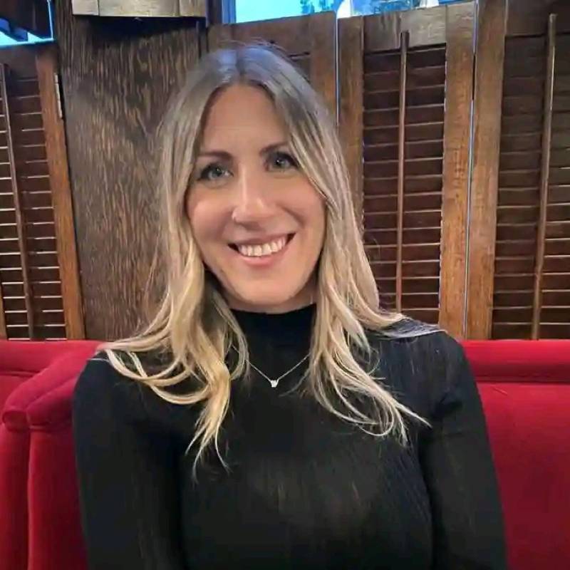 Isabella dating