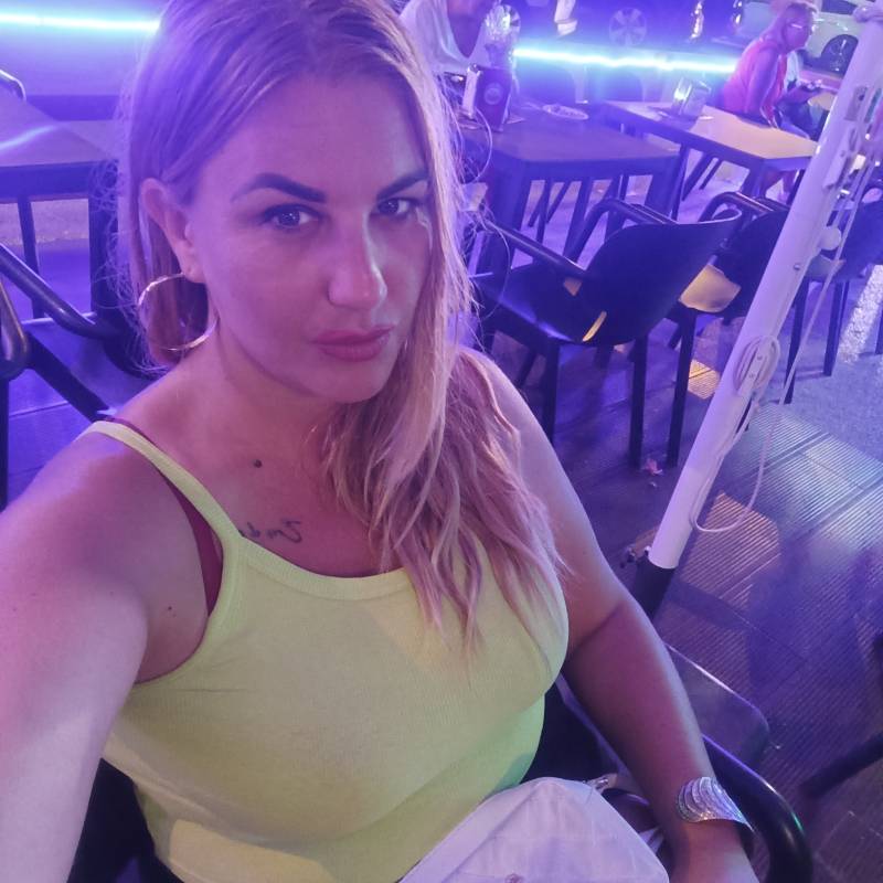 Krisztina79404 dating