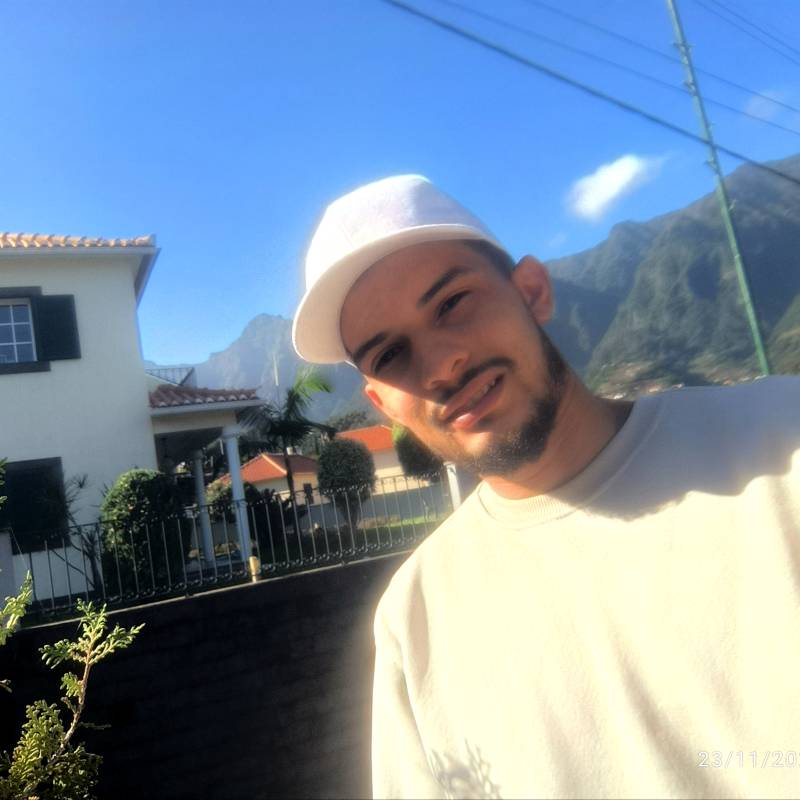 Jhonkley68070 dating