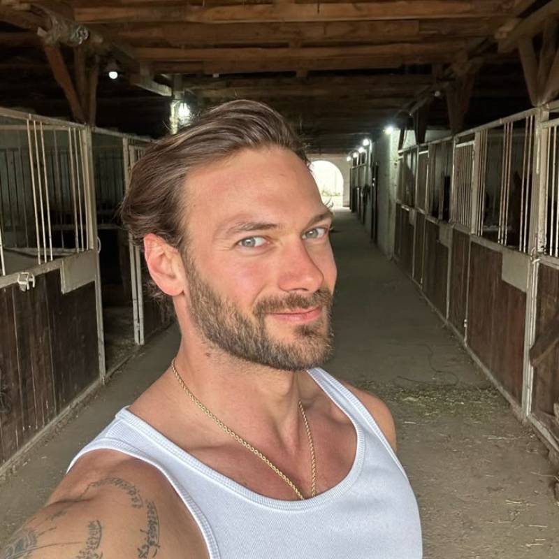 QuentinEmery62239 dating