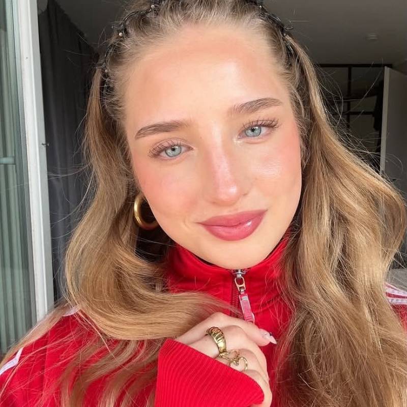 Lily18967 dating